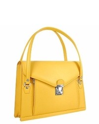 Желтая кожаная сумочка