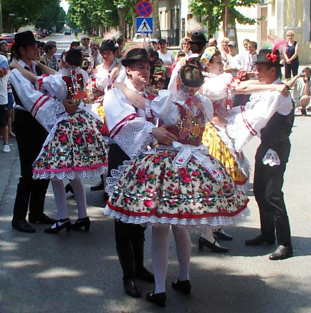 Венгерский национальный костюм - вышитая радость, фото № 51