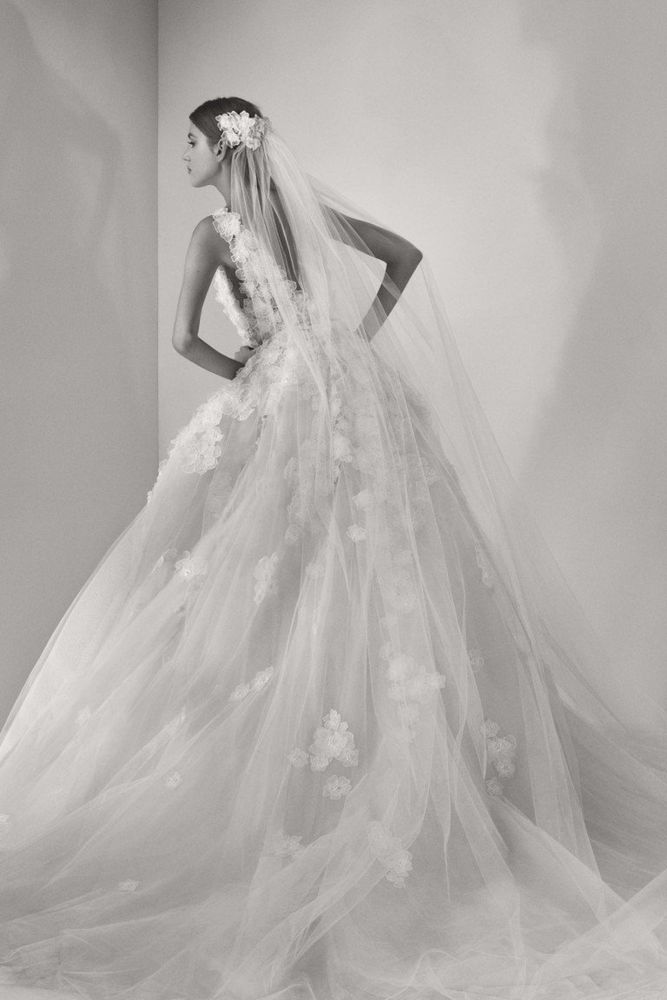 Коллекция свадебных платьев от ливанского дизайнера  Elie Saab. Осень-зима 2017-2018, фото № 10