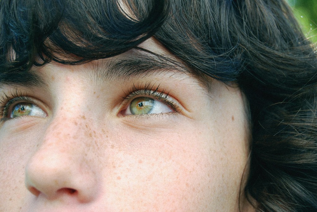 Цвета глаз в природе. Необычный цвет глаз. Редкий цвет глаз. Необычные зеленые глаза. Люди с необычным цветом глаз.