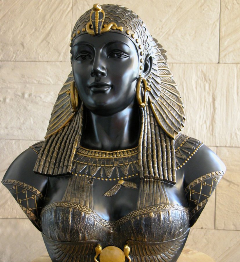 Бюст царицы Клеопатры, фото