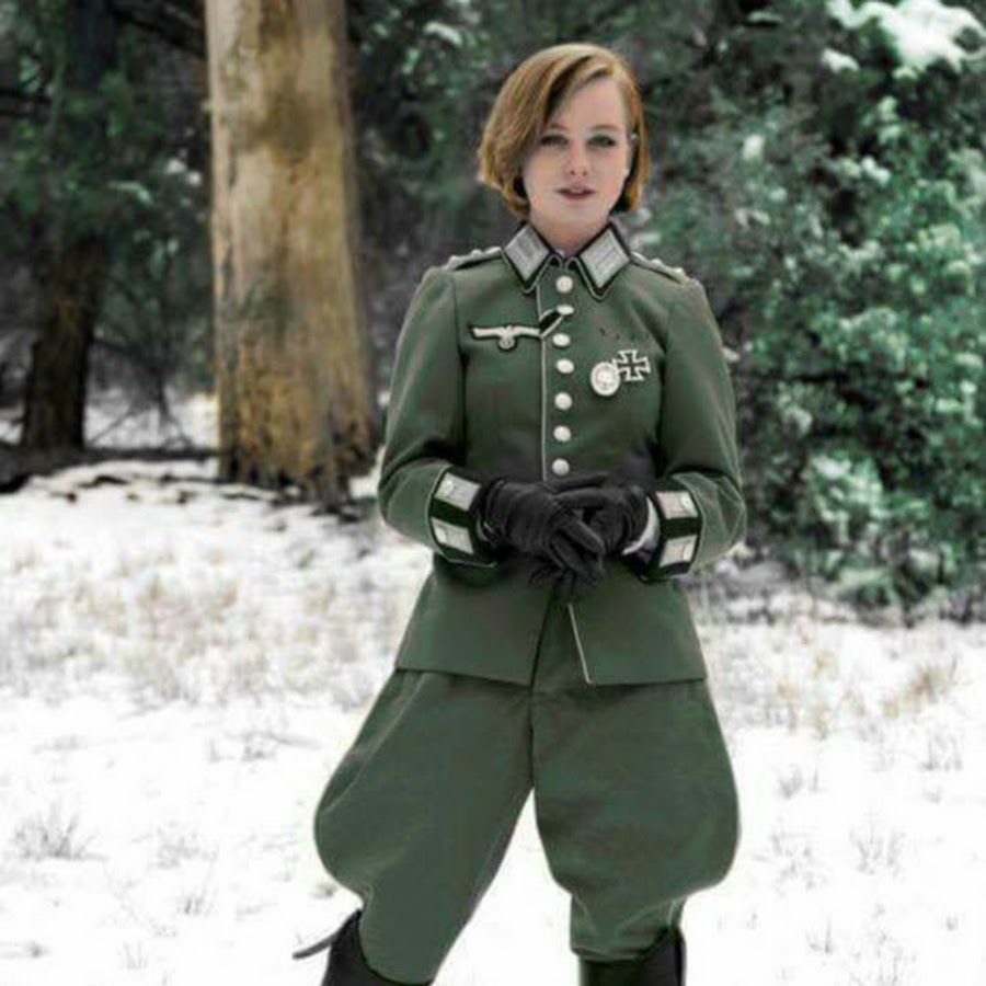 Фашистская женщина. Девушки в немецкой форме. Девушки в форме третьего рейха. Нацистская форма женская.